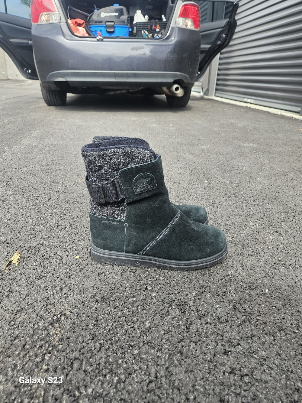Sorel Waterproof Winter Boots Womens Size 10 Black Suede Faux Fur